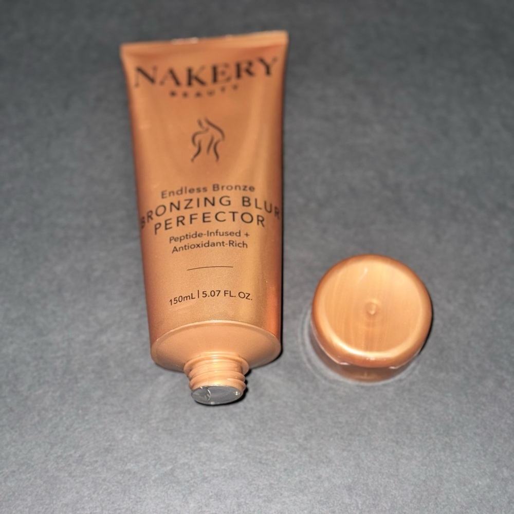 Nakery Beauty Bronzing Blur Perfector - Picture 3 of 3